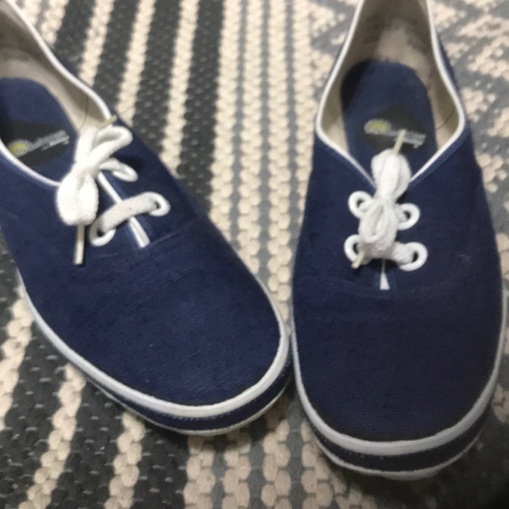 Shoes - Picture 4 of 4